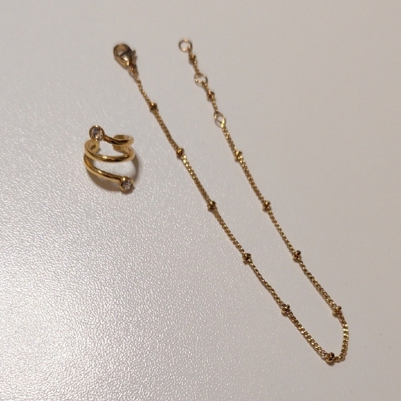 EarCuff Gold-tone and Dainty Bracelet Gold-tone - Picture 3 of 6